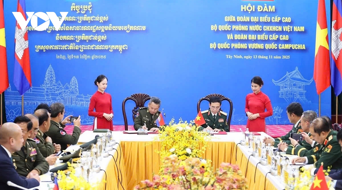 Vietnam and Cambodia boost defence cooperation, consolidate peaceful border